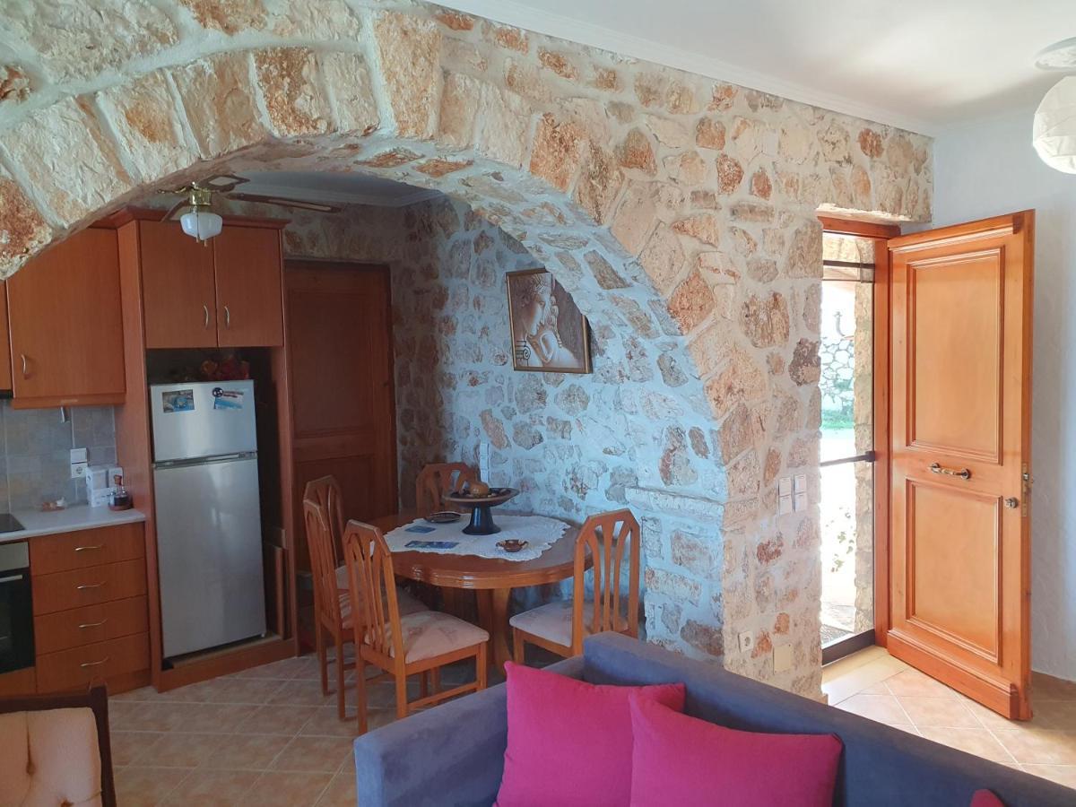 Nireas : Stone Villa Orthoniai Exterior photo